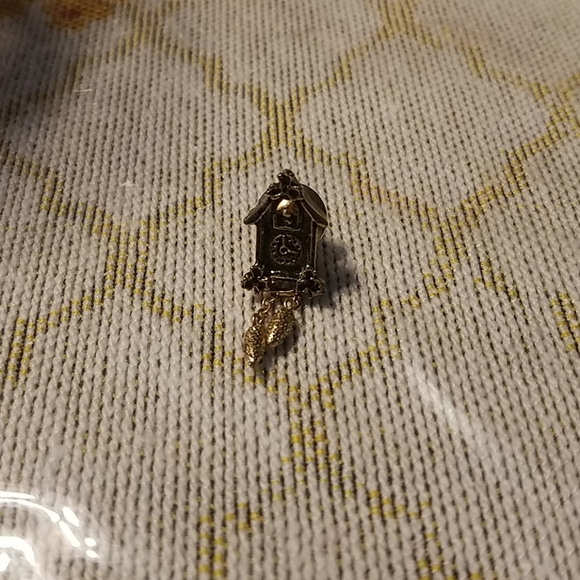 Vintage Avon pin - Picture 3 of 3